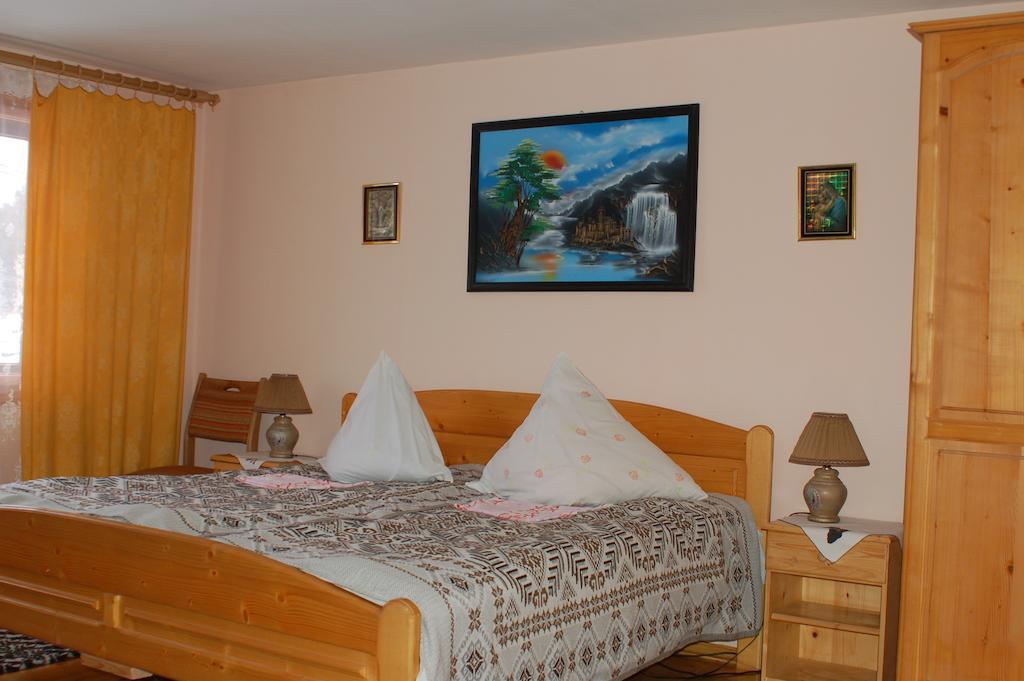 Hôtel Smerekova Hata à Yasinya Chambre photo